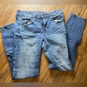 American Eagle light wash jeans